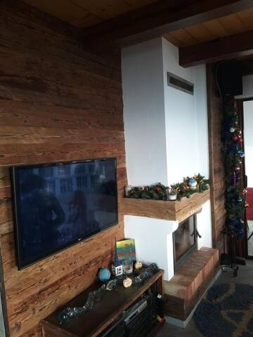 Фото номера Дом с 4 спальнями Дома для отпуска Cabana din Dealul Cucului г. Năsăud 36